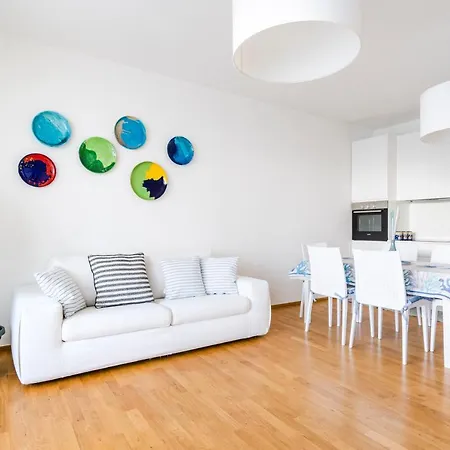 Chiara - Luxury Seaside Retreat *