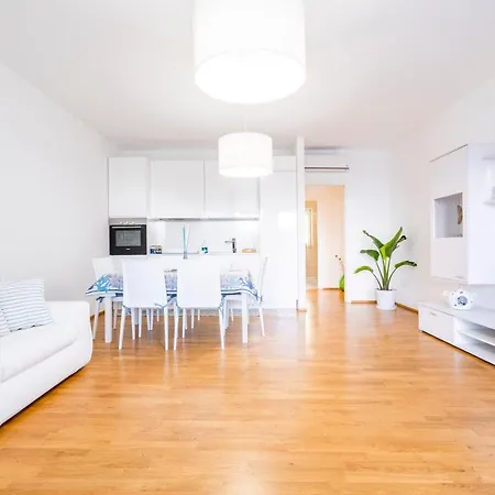 דירה Chiara - Luxury Seaside Retreat פולינאנו א מארה