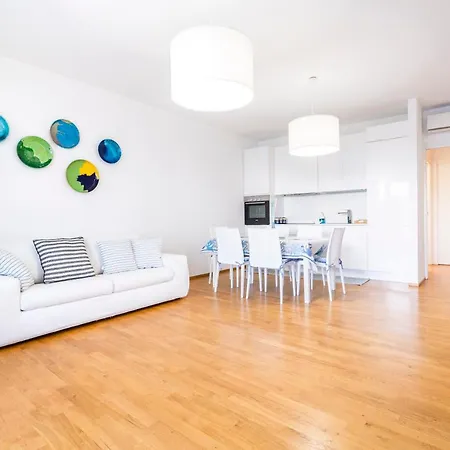 Chiara - Luxury Seaside Retreat דירה פולינאנו א מארה